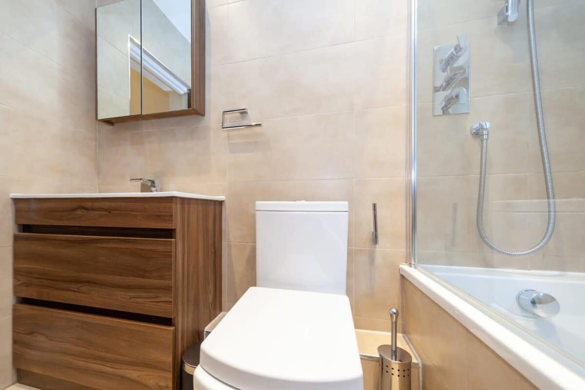 Spacious 2 Bedroom Maisonette In Stratford London Exterior photo